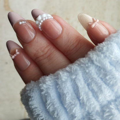 Milk Bow — Press-On Nails