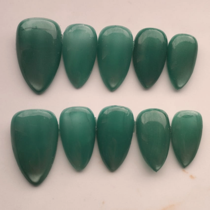 Gem Teal press-on nagels — signature wide almond, set van 10