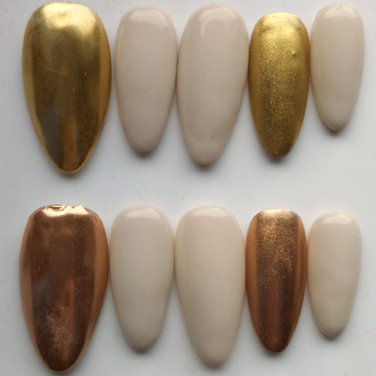 Aube Chrome press-on nagels — signature narrow almond, set van 10